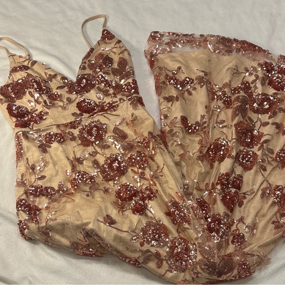 Lulu's Elegant Gold Floral Sequin Dress (C)